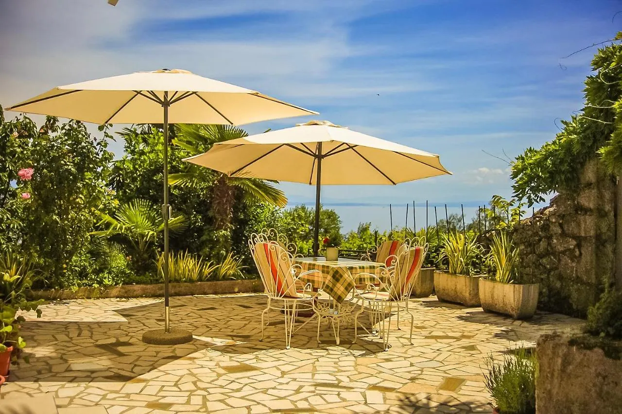 Apartman Carmen Volosko Opatija 0*,  Croatia